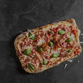 Pinsa: Eine zeitgenössische Pizza-Variante der kulinarischen Szene Roms